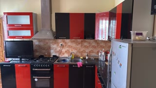 Сдаётся 5-и комнатная квартира в районе Глдани