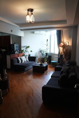 ქირავდება 3 ოთახიანი ბინა საბურთალოზე