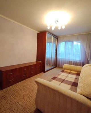 Продам 3-х кімнатну квартиру метро Лівобережна