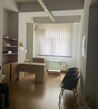 Office for rent in Vera