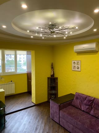 Продається 3к квартира + кухня студія, Харківське шосе