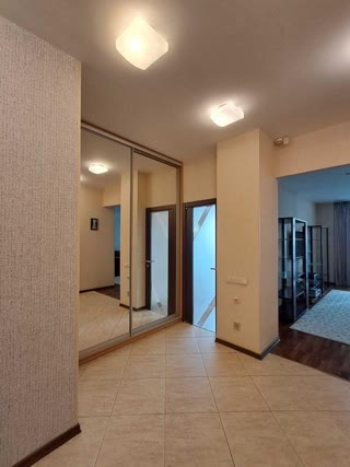 For Sale 2-room Apartment near Sumskyi Market, Center