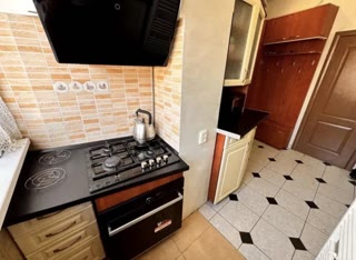 🏡 Продаж 4-кімнатної квартири у польському будинку по вулиці Котляревського