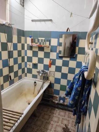 Продам 2к квартиру на Коммунальном рынке, Нові Дома