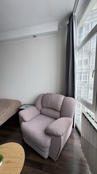 Продаж видової 1-кімнатної квартири в ЖК «Оазис» з панорамою на Дніпро та парк Наталка