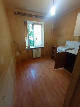 Продаж 1-кімнатна квартира на Дарницької площі біля метро Дарниця