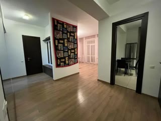ქირავდება 3 ოთახიანი ბინა მთაწმინდაზე