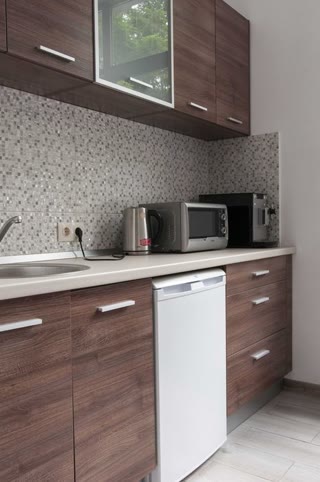Продаж з орендарями 250м2, ремонт, вул. Почайнинська