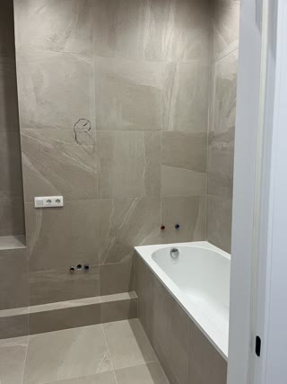 Sale of a 2-room apartment in the Center of Kyiv in the Prestige Hall residential complex near the Palace of Ukraine metro