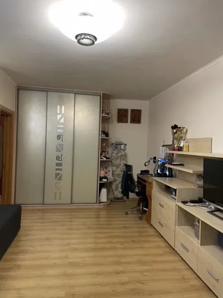 Продається світла та простора 1-кімнатна квартира з ремонтом на Позняках!