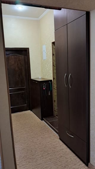 Продам двокімнатну квартиру Холодна Гора