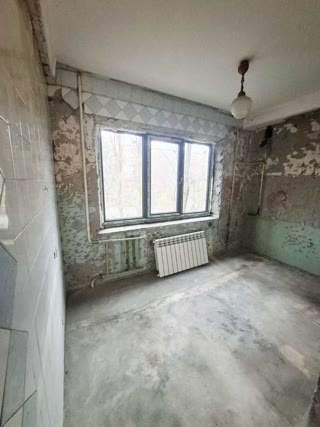 Sale of a 3-room apartment near Solomyansky Park