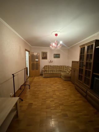 Продаж 3-кімнатної квартири на Дарниці з відмінною транспортною доступністю до метро Харківська та Вирлиця