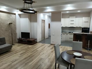 Сдается 3-комнатная квартира в Ваке