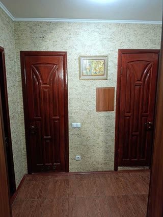 For Sale 3-Room Apartment, Desnyansky District