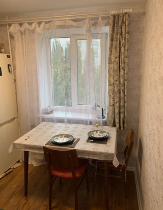 Продаж 2к квартири 47 кв. м біля метро Вокзальна
