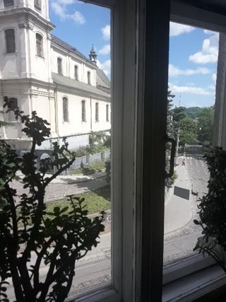 Продаж 2-кімнатної просторої квартири
