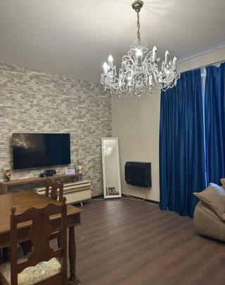 ქირავდება 2 ოთახიანი ბინა ვაკეში