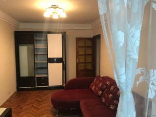 Продається 2-кімнатна квартира, Центр, метро Університет