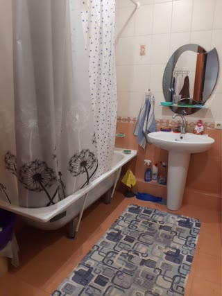 продається двокімнатна квартира