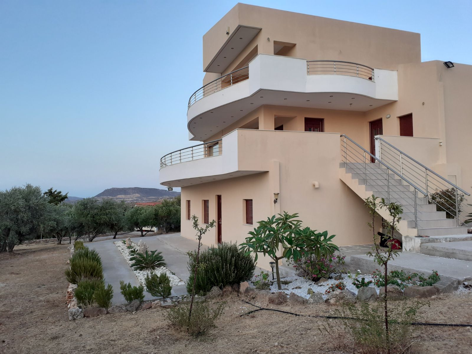 Συγκρότημα διαμερισμάτων 377τ.μ.