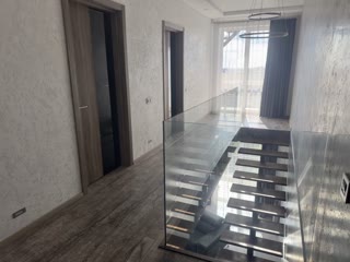 Продаж 4-кімнатної квартири вул.Дж.Вашингтона Львів