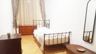 იყიდება 4 ოთახიანი ბინა მთაწმინდაზე