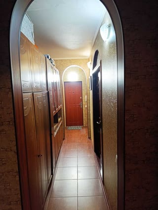 For Sale 3-Room Apartment, Desnyansky District