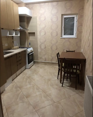 ქირავდება 2 ოთახიანი ბინა ვაკეში