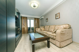 Sale of a 2-room apartment on Polovetska Street, metro Lukyanivska