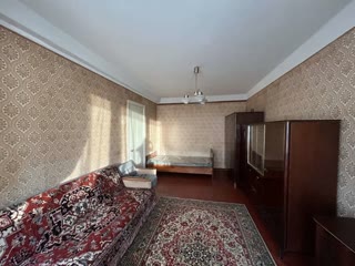 Продається 1-кімнатна квартира біля метро Лісова, Деснянський район
