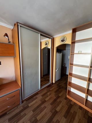 Sale of a 1-room apartment near Vasylkivska metro