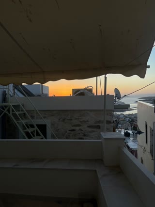 Студия 65 м²