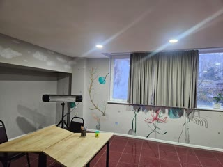 🏢 Two-Story Commercial Space with High Ceilings – Available from December 31st