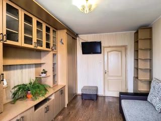 Продаж 2-кімнатної квартири біля Кадетський Гай