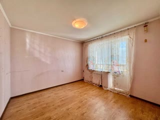 Продається 4-кімнатна квартира, вул. Миколи Закревського, Троєщина