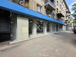 იყიდება უნივერსალური კომერციული ფართი მოსკოვის გამზირზე