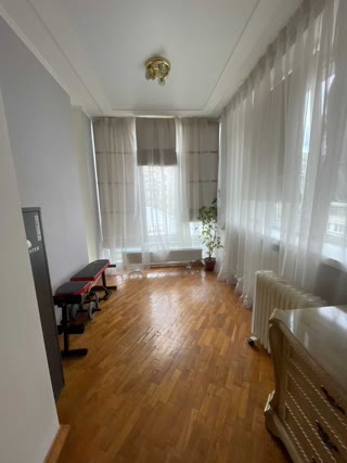 Продаж 5 кімнатної квартири в Шевченківському районі