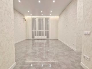 Продаж простора 3-кімнатна квартира з новим ремонтом у ЖК «Варшавський 3» — під єОселю!