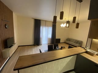 იყიდება 2 ოთახიანი ბინა საბურთალოზე