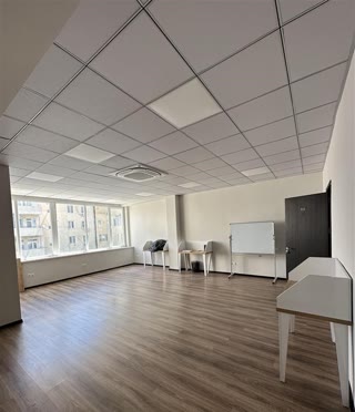 Commercial space for rent on Vera