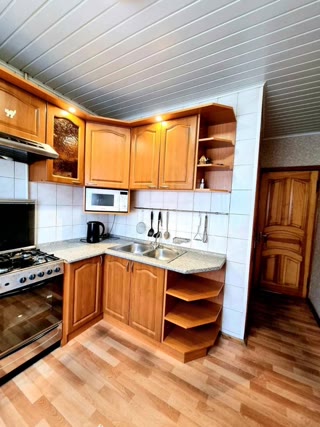 Продам 2к квартиру, Метро Київська, Центр