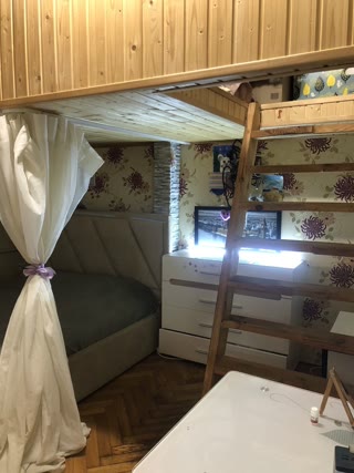 Продам гостинку м Спортивна, Металіст