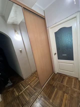 For Sale 3-Room Apartment, Metro Klovska, Pechersky District