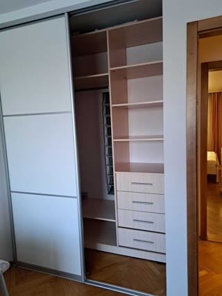 Продаж 3кімнатної квартири біля метро Дарниця