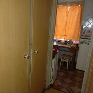 Продам 2- кімн. квартиру поруч з м. Спортивна та м. Метробудівників