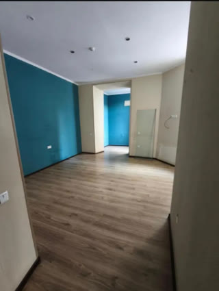ქირავდება უნივერსალური კომერციული ფართი მთაწმინდაზე
