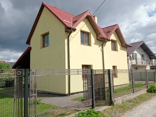 Продаж сучасного будинку з гаражем у Винниках