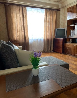 Продам 2-к квартиру в хорошій локації