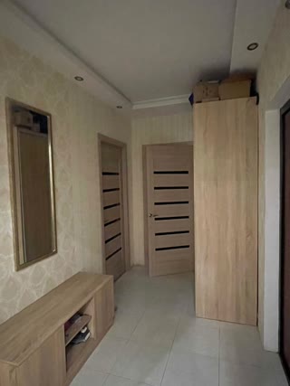 Продаж 2к (+гостьова) квартири, вул. Хорольська, Дарницька площа